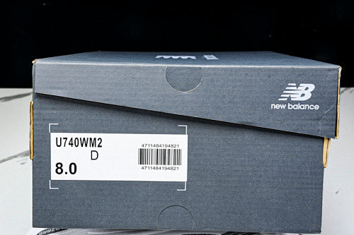 New Balance 740